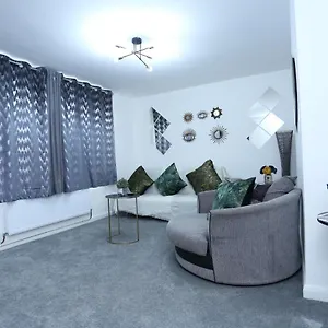 Abbeywood Station House Apartment